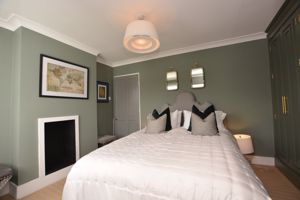 Bedroom (2)- click for photo gallery